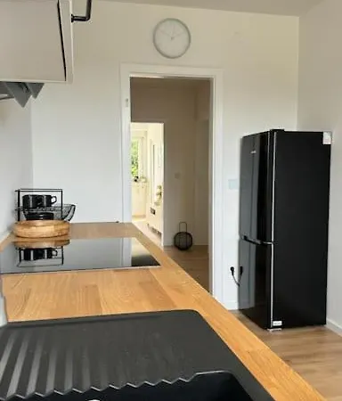 Cozy With Balcony Apartment