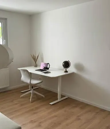 Cozy With Balcony * Lehre