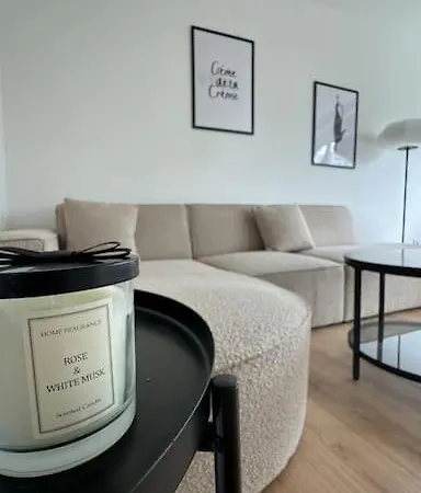 Cozy With Balcony Apartment *