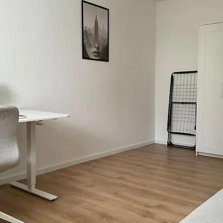 Apartment Cozy With Balcony